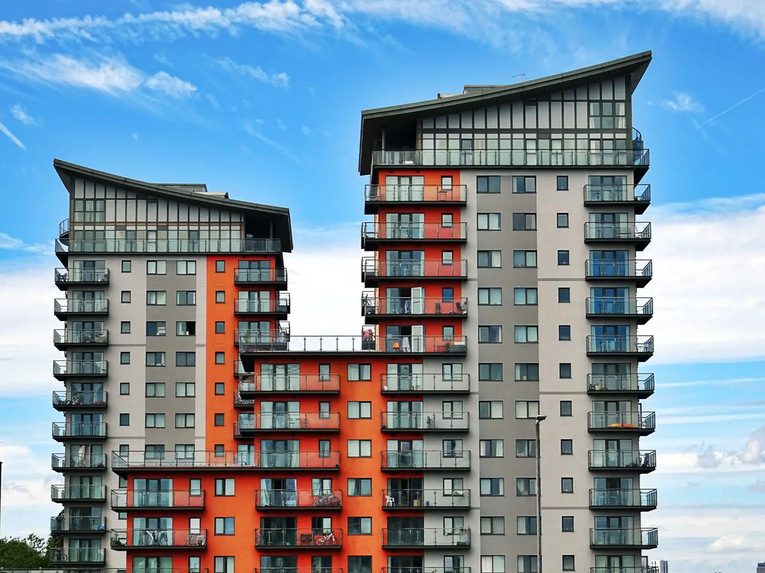 How Much Does It Cost to Run an Apartment Complex? Real Estate Guide
